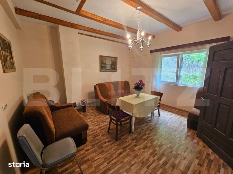 Casă cu 3 camere în Ocoliș