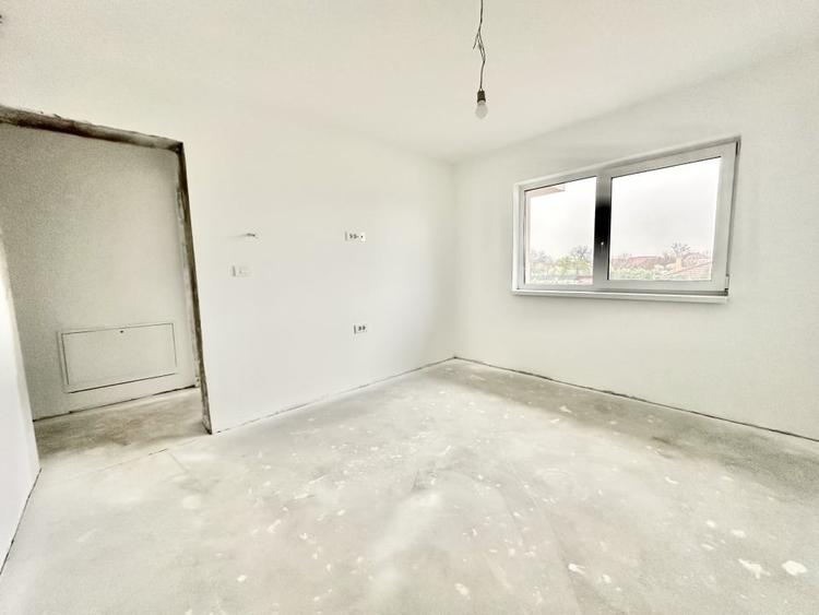 Duplex cu 4 camere cu Canalizare în Moșnița Veche
