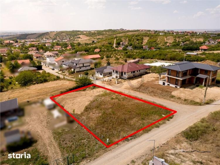 Teren de 951 mp, în Paleu