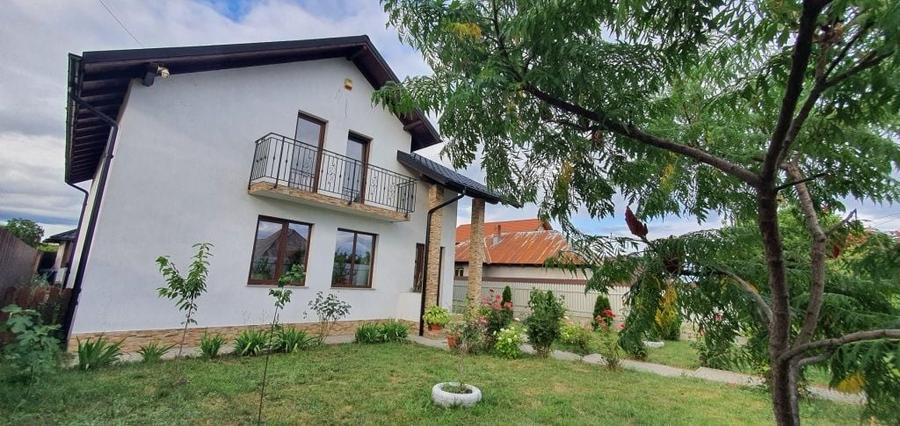 Casă cu 4 camere în Central