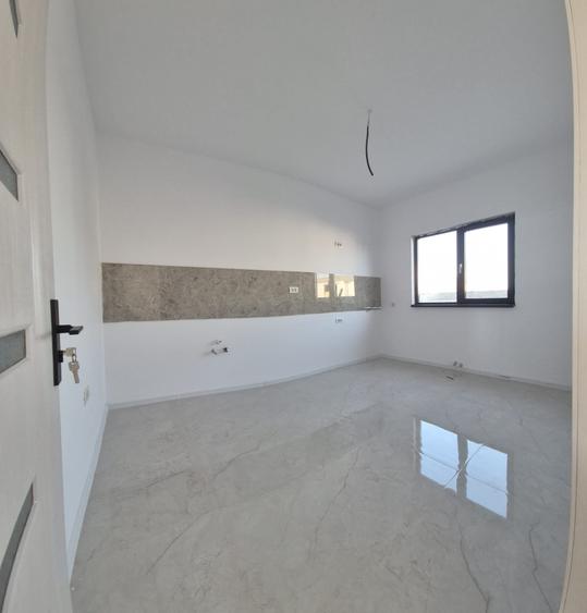 Casă individuală cu 4 camere cu Canalizare în Lumina