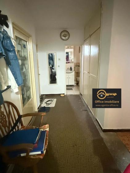 Apartament cu 4 camere decomandat în Traian