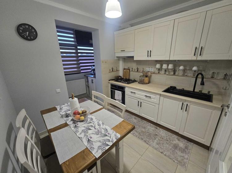 Apartament cu 3 camere semidecomandat în Valea Lupului