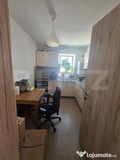 Apartament cu 2 camere decomandat în Tractorul