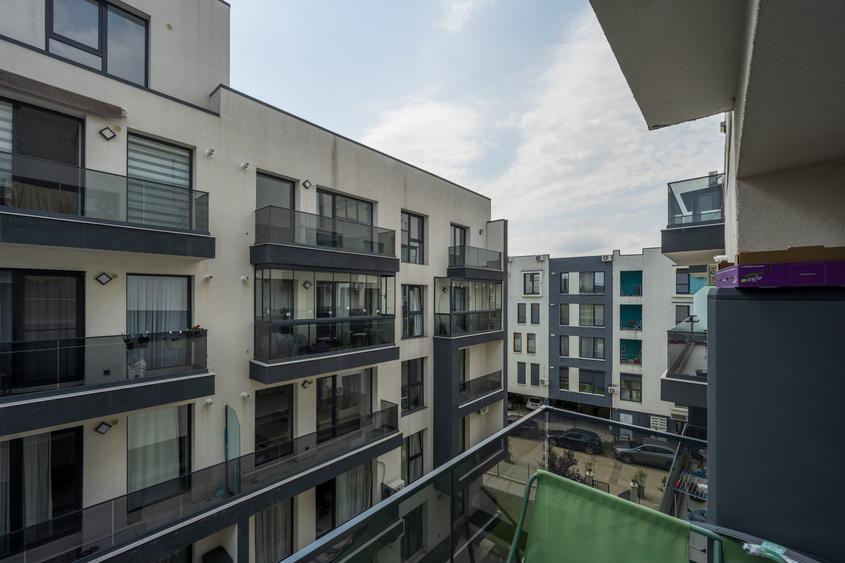 Apartament cu 3 camere decomandat în Titan