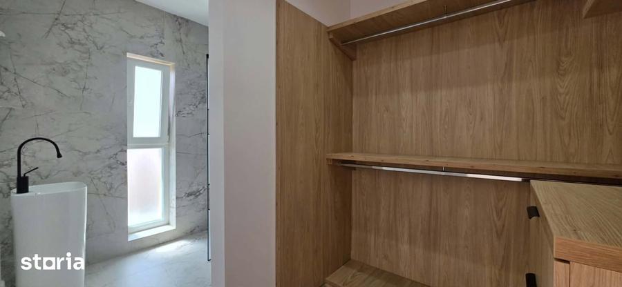 Casă cu 3 camere semidecomandat cu Teren 430 Mp în Paleu