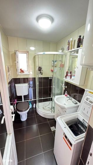 Casă cu 4 camere în Văleni