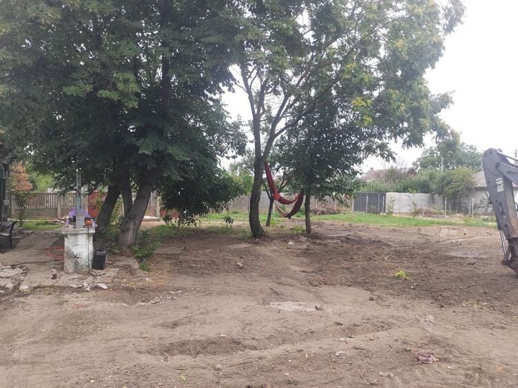 Casă cu 4 camere în Coșoteni