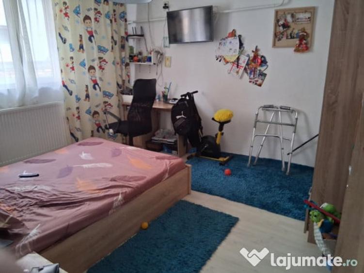 Casă cu 7 camere cu Teren 863 Mp în Brestei