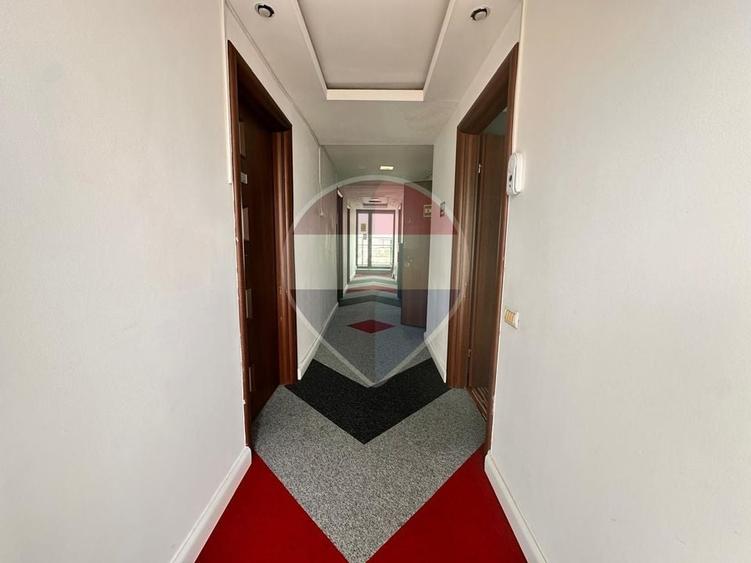 Birou, de 90 mp, în Central