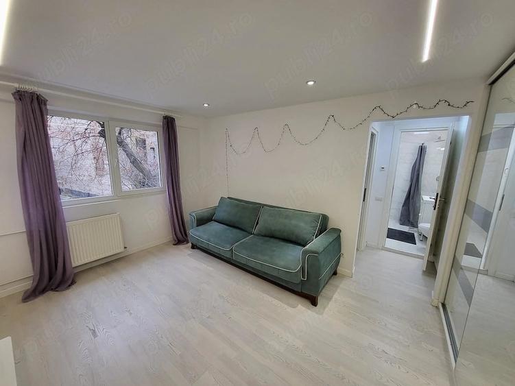 Apartament cu 2 camere decomandat în Victoriei