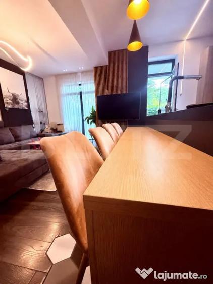 Apartament cu 3 camere decomandat în Florilor