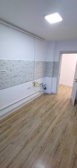 Apartament cu 2 camere decomandat în Trocadero