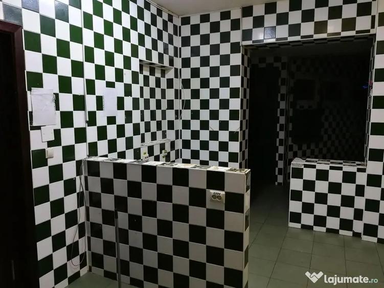 Spațiu comercial, de 330 mp, în P-ța Rosetti