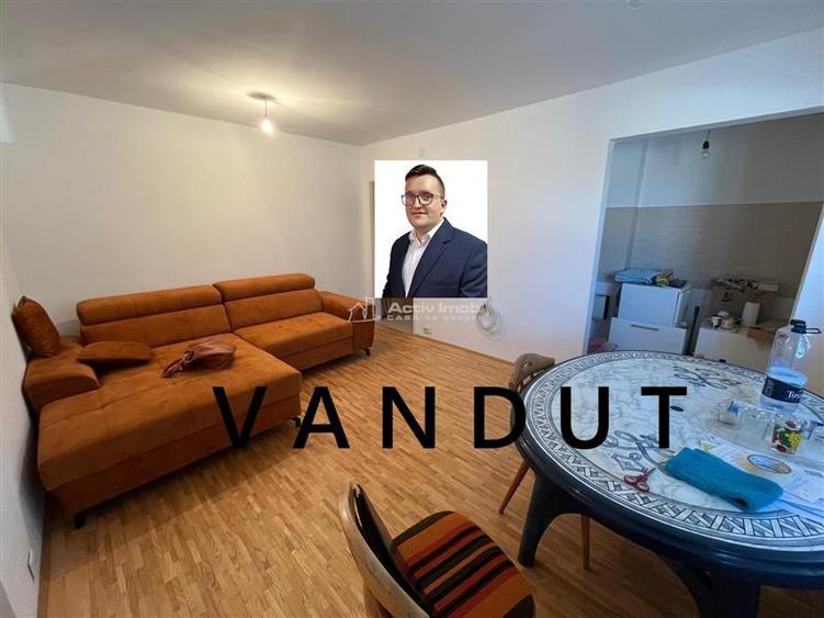 Apartament cu 3 camere semidecomandat în Nord