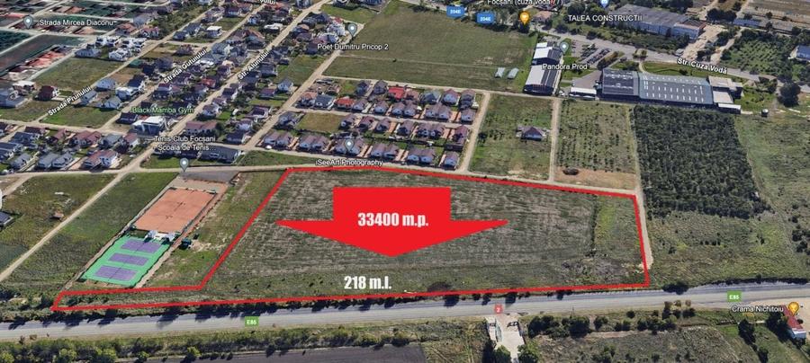 Teren agricol intravilan de 33400 mp, în Nord-Est