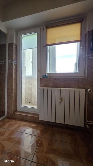 Apartament cu 3 camere decomandat, mobilat în Iancului