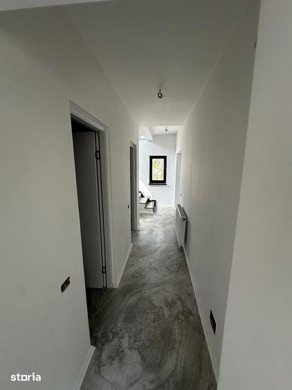 Casă cu 5 camere cu Teren 483 Mp în Corbeanca