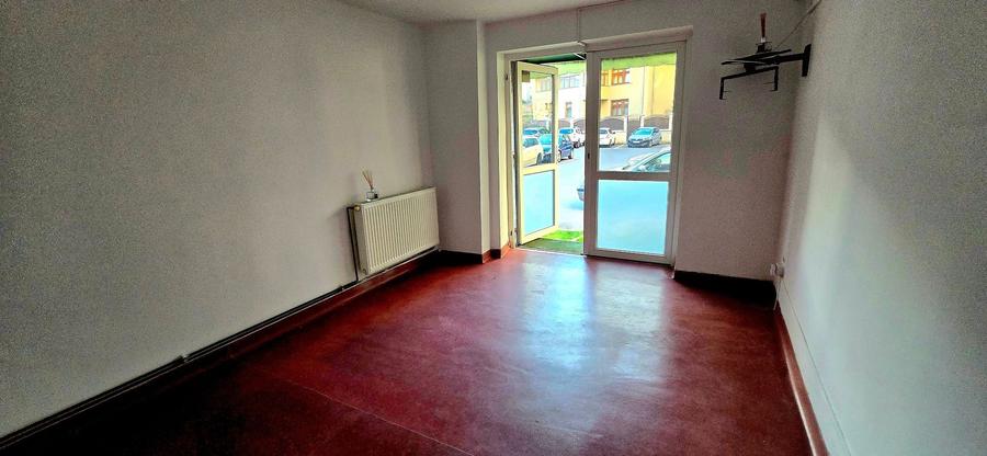 Vânzare apartament 3 camere , parter, micro 5 Târgoviște - 1