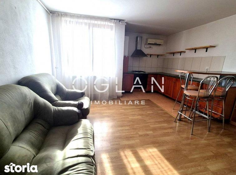 Apartament cu 3 camere, mobilat în Piața Cluj