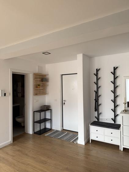 Apartament cu 3 camere semidecomandat în Nufărul