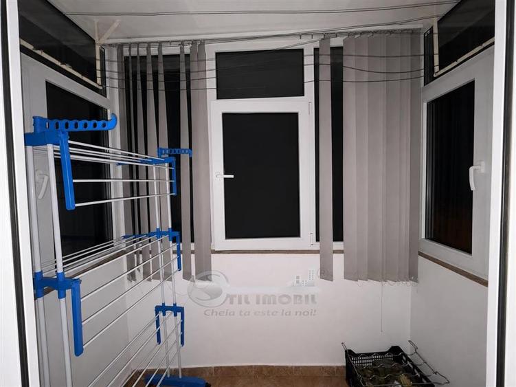 Apartament cu 3 camere semidecomandat în Păcurari