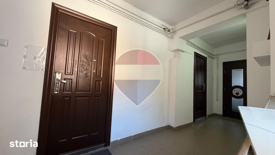 Spa?iu pentru birouri in Pia?a Sfatului | 65 mp | Etaj 1 - 1