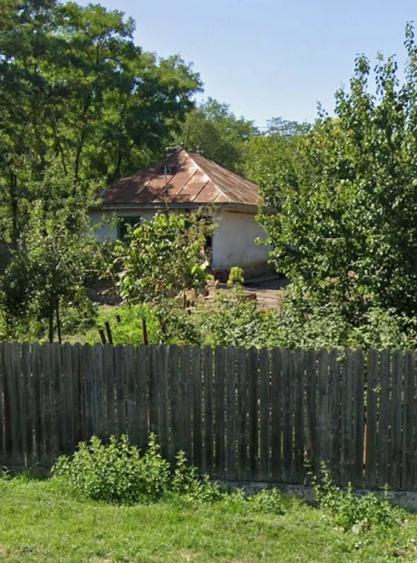 Casă cu Teren 1200 Mp în Central