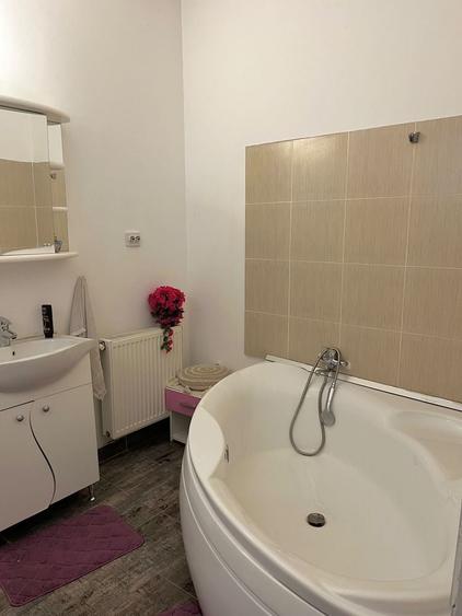 Casă cu 4 camere în Ultracentral