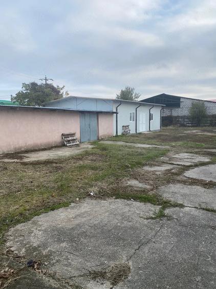 Spațiu comercial, de 2,300 mp, în Central