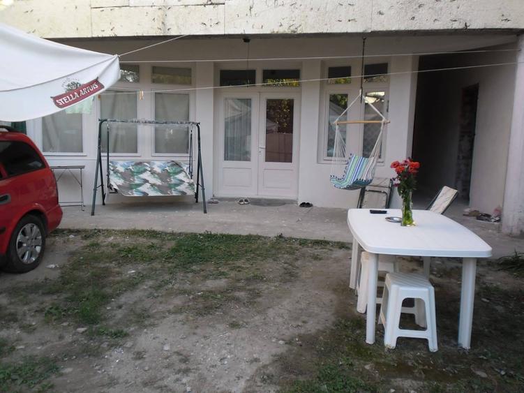 Casă individuală cu 19 camere cu Teren 530 Mp în Central