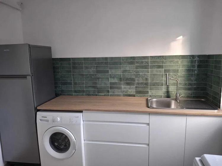 Apartament cu 2 camere semidecomandat, mobilat în Podu Roș