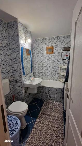 Apartament cu 3 camere decomandat în Micro 16