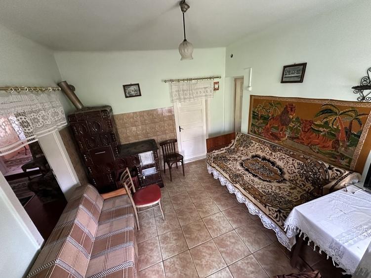 Casă cu 3 camere în Cacova Ierii