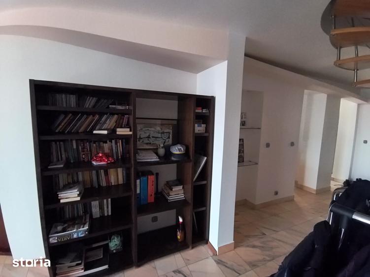 Apartament cu 5 camere în Ultracentral