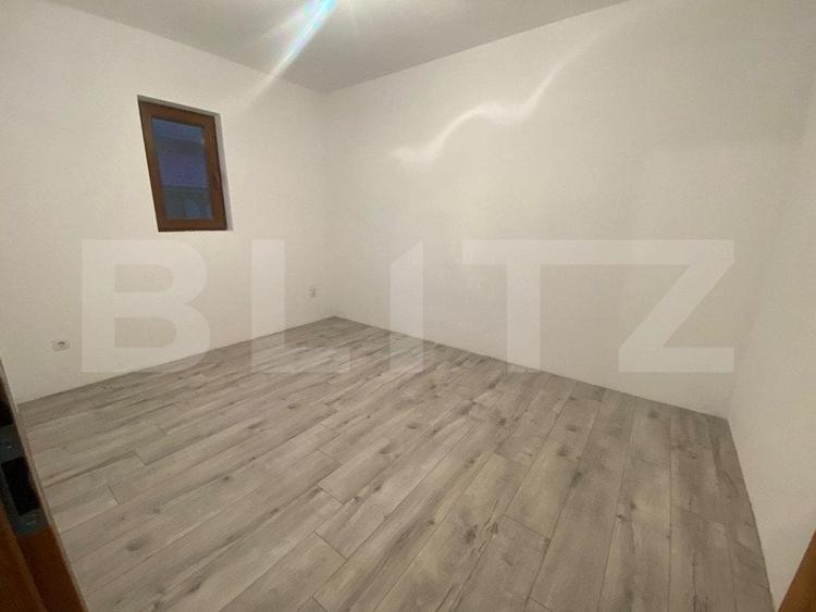 Casă individuală cu 6 camere cu Teren 500 Mp în Beclean