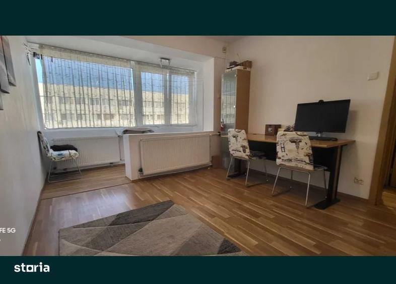 Apartament cu 3 camere semidecomandat în Iancului