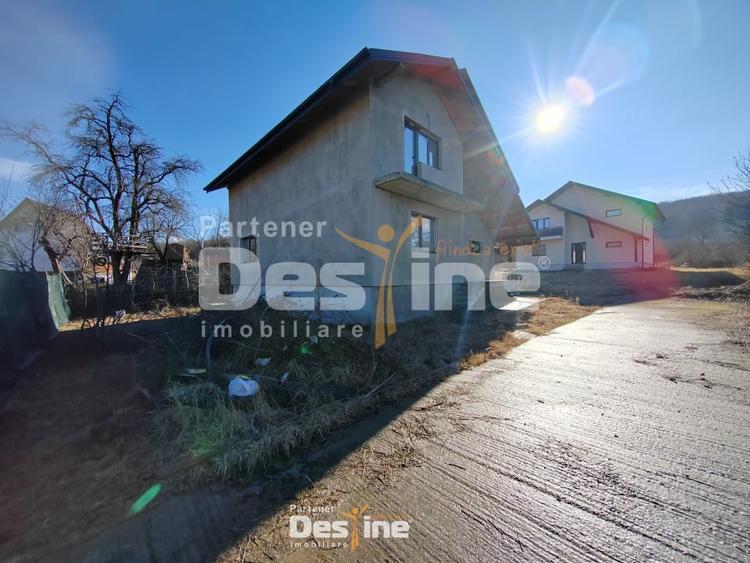 Casă individuală cu 4 camere cu Teren 470 Mp în Bârnova