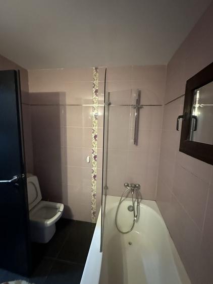 Apartament cu 3 camere decomandat în Exterior Vest