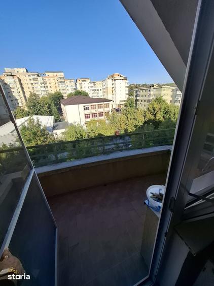 Apartament cu 2 camere decomandat în Podu Roș