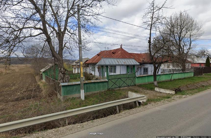 Casă individuală cu 4 camere cu Teren 9000 Mp în Prisaca