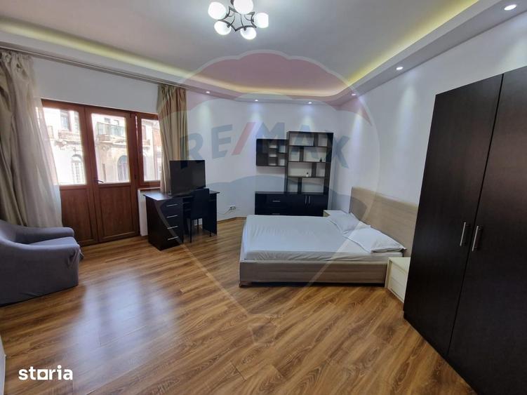 Garsonieră decomandată în Romană
