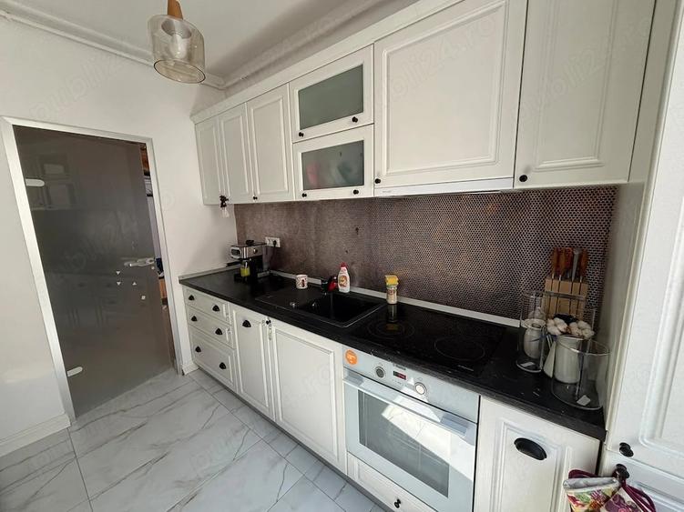 Apartament cu 3 camere decomandat în Tineretului