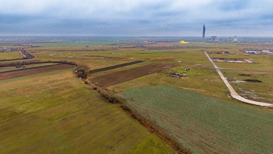 Teren de 5000 mp, în Nord