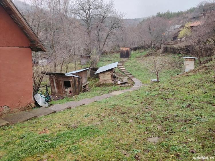 Casă cu 4 camere cu Teren 400 Mp în Cătiașu