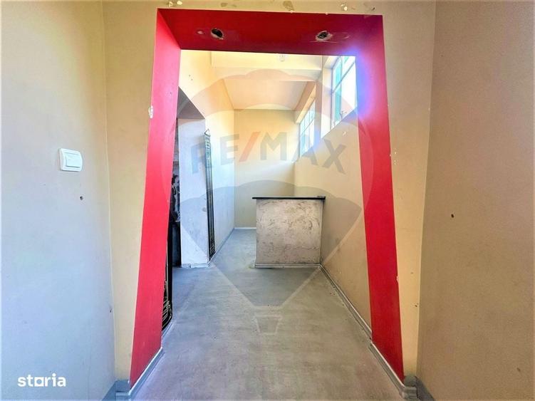 Spațiu comercial, de 256 mp, în Gura Văii