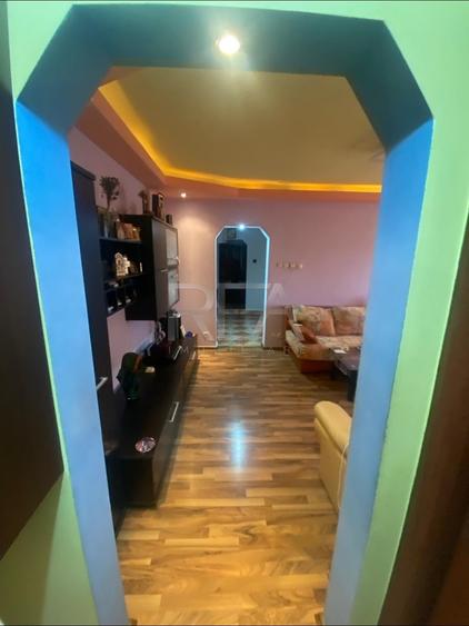 Apartament cu 3 camere semidecomandat, mobilat în 1 Decembrie 1918