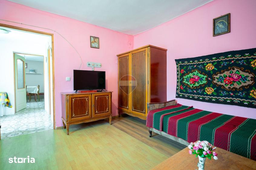 Casă cu 2 camere cu Teren 931 Mp în Șinca