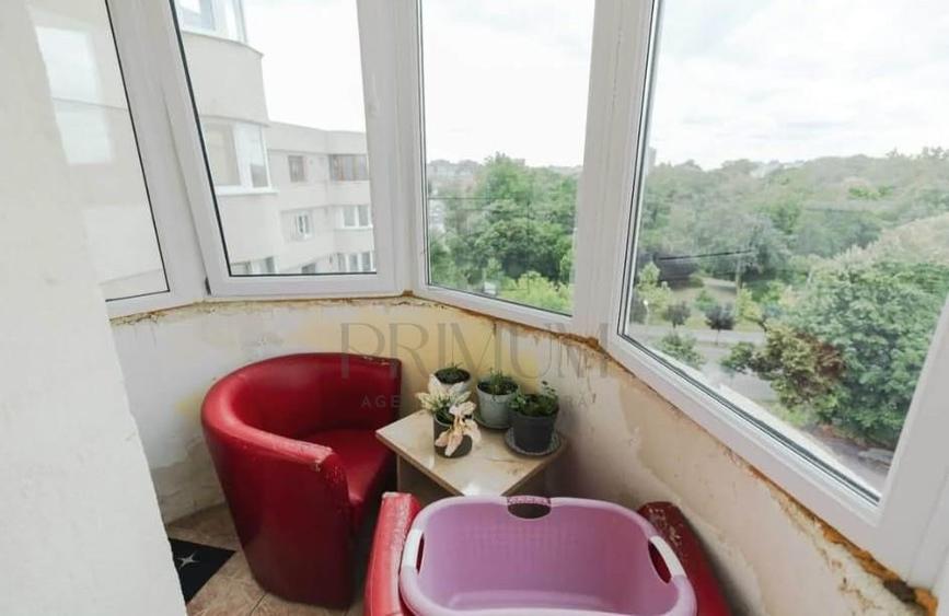 Apartament cu 4 camere decomandat în Central