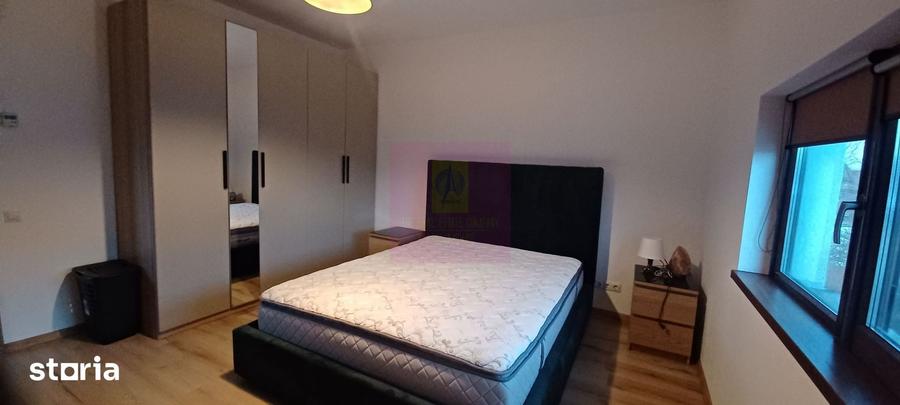 Casă cu 6 camere cu Teren 508 Mp în Săbăreni